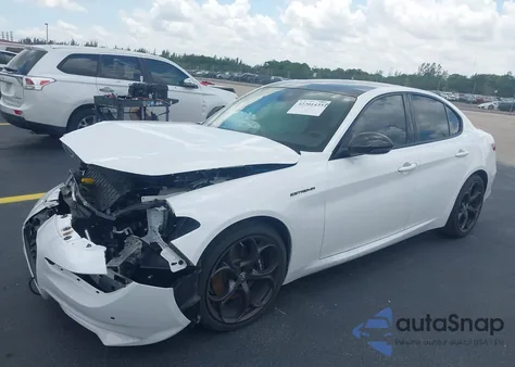 2023 Alfa Romeo Giulia Estrema Rwd z USA, uszkodzony, nr VIN ZARFAMBN5P7669024